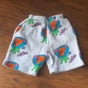 BANANA VALENTINE LION SHORTS